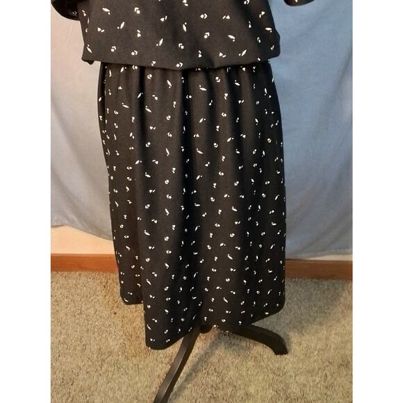Glamax vintage Black dress with white geo print. - Picture 3 of 7